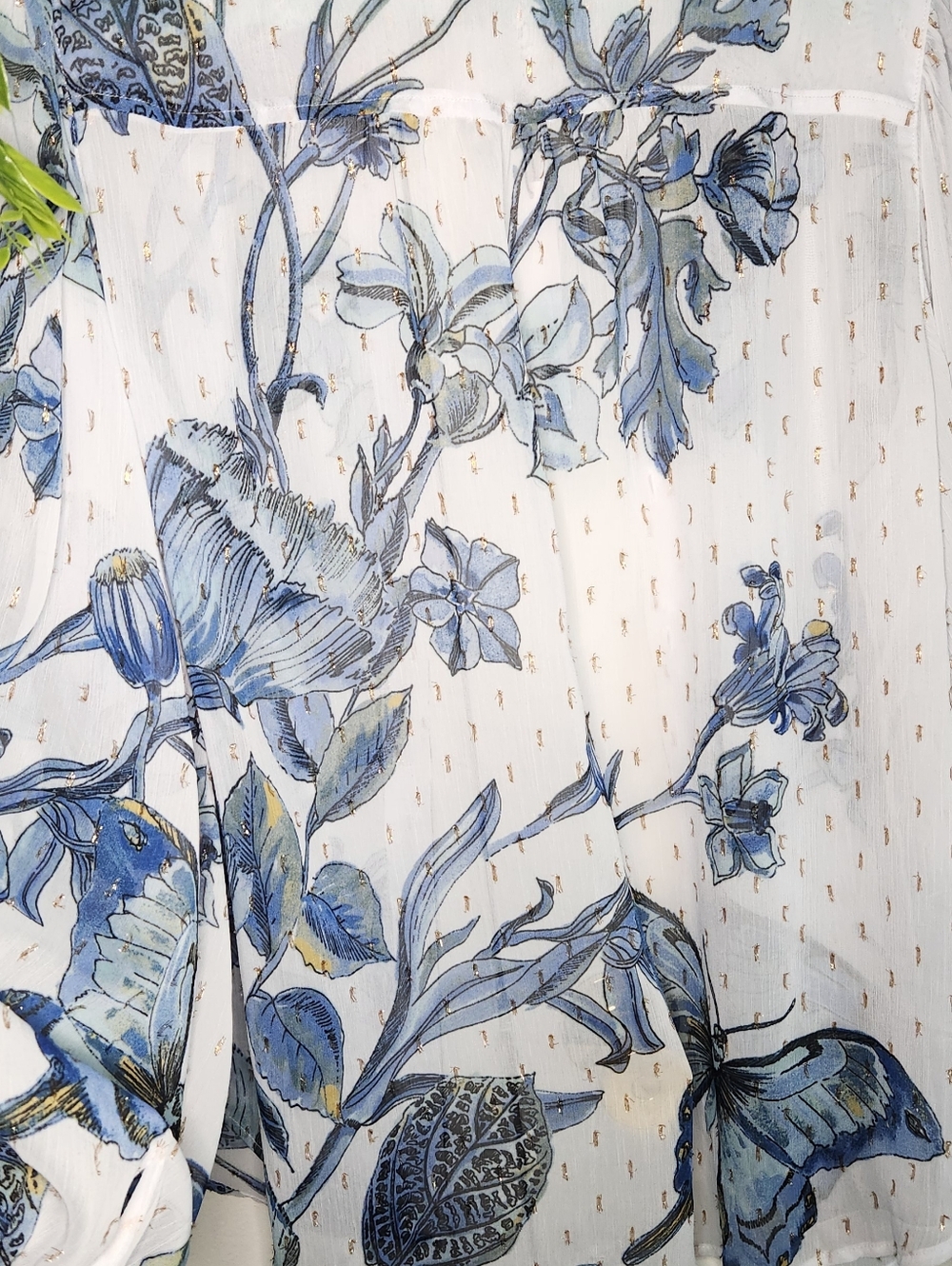 ✨ Chico’s Painted Wings Blouse NWT Blue Floral Butterfly Gold Detail ✨ - Picture 5 of 9